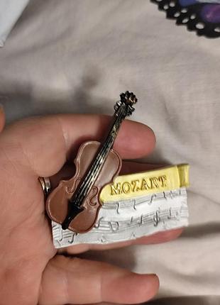 Магнит на холодильник сувенир моцарт скрипка ноты музыка
