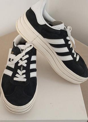 Кроссовки adidas gazelle 
как новые