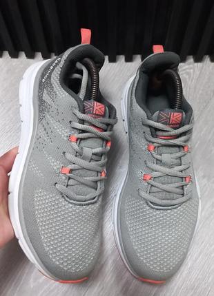 Фирменные кроссовки karrimor
