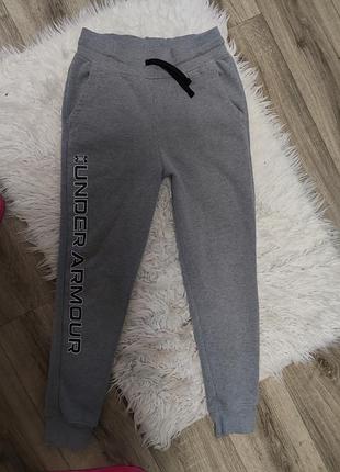 Крутые брюки under armour на and 134-140 см