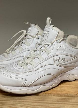 Білі кросівки fila