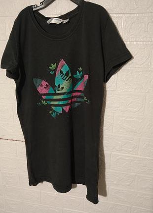Жіноча футболка adidas