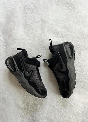 Кроссовки фирмы nike 28 размера по стельке 18,5 см