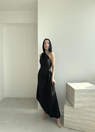 Шикарна асиметрична сукня