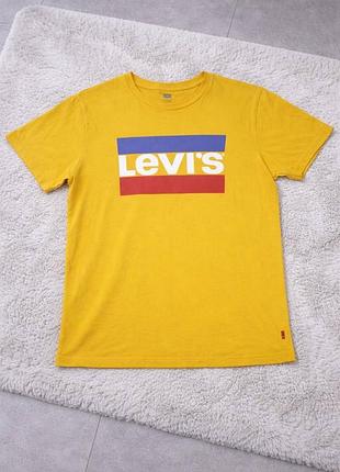 Футболка бренд levi's. р. м. на 46-48