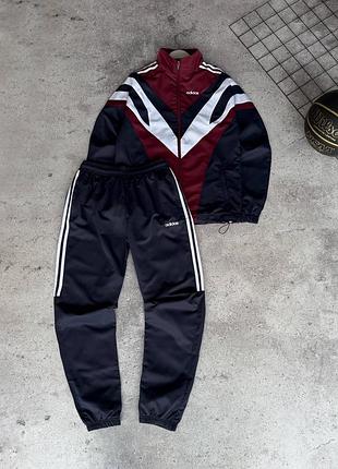 Очень качественный и стильный костюм adidas