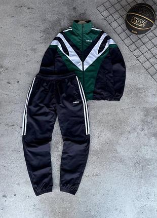 Очень качественный и стильный костюм adidas