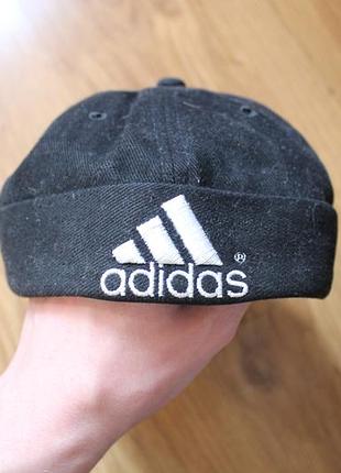 Унісекс кепка без козирка шапка-докер від бренду adidas