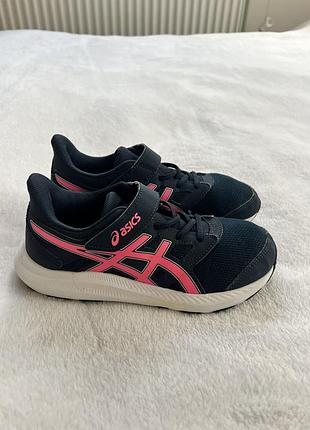 Кросівки фірми asics 35 розміру за устілкою 23 см