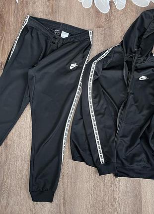 Продам спортивний костюм nike оригінал