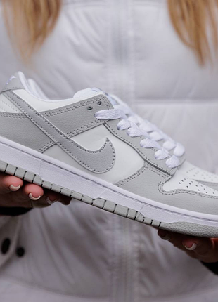 Sb dunk low white grey 9