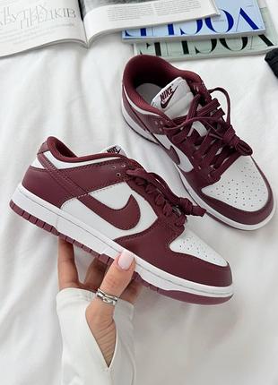 Женские кроссовки nike sb dunk low burgundy white найк данк бордового с белым цветами