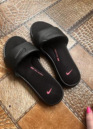 Продаю стильні жіночі шльопанці nike ultra comfort!