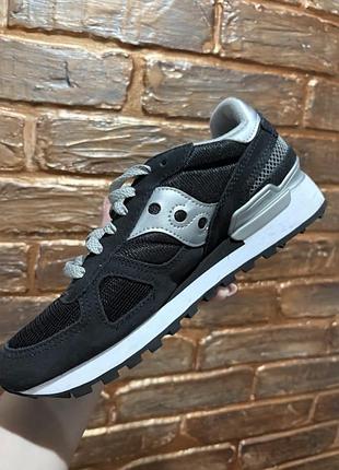 📌жіночі кросівки — модель saucony shadow original у чорно-сріблястому кольорі. 40р.