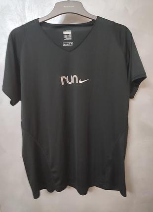 Спортивна футболка nike
