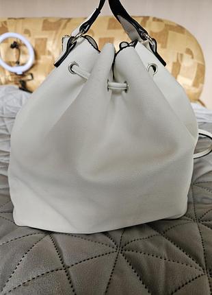 Стильная женская сумка-мешок (bucket bag) в белом цвете 5