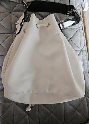 Стильная женская сумка-мешок (bucket bag) в белом цвете 9