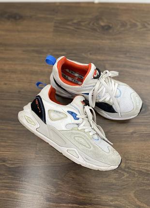 Оригінальні жіночі кросівки puma trc blaze trainers бежеві вживані кеди пума
