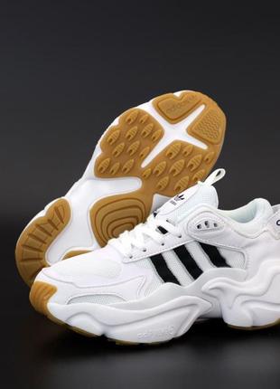 Женские кроссовки adidas magmur white/black