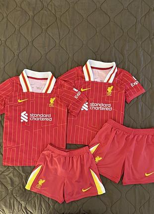 Футбольна форма liverpool ліверпуль
