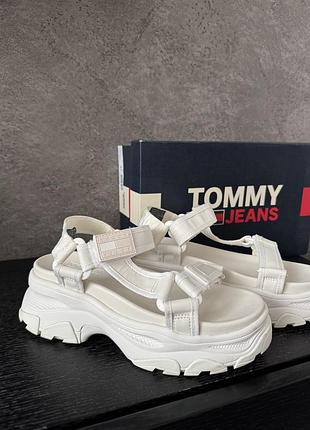 Tommy jeans босоніжки білі