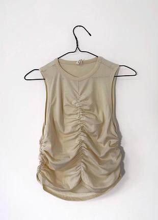 Бежевий короткий топ майка urban outfitters
