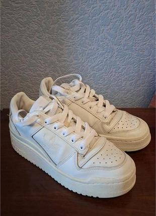 Кроссовки adidas