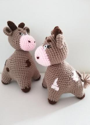 Бички в'язаний символ 2021 ручна робота