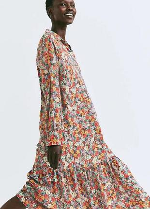 Яскрава вільна сукня з рюшею h&m