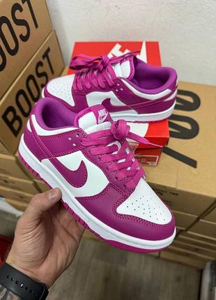 Nike dunk white pink