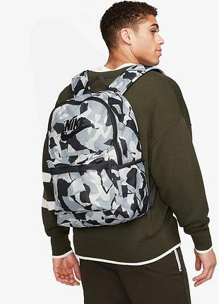 Рюкзак с принтом nike heritage. камуфляжный рюкзак найк. рюкзак для подростка мальчика, девочки (dv6243-060)