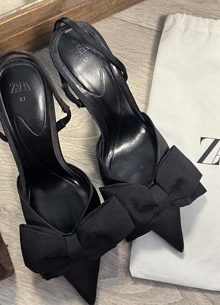 Босоніжки на підборах від zara 🖤