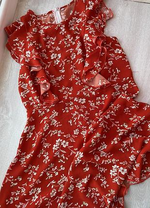 Красное платье в цветочек shein