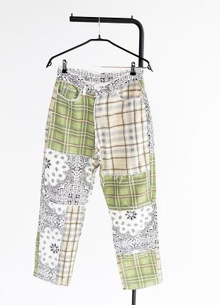 Жіночі patchwork джинси з унікальним міксом принтів — клітинка та paisley (бандана) у зелених та бежевих відтінках. дуже стильна і нестандартна річ
