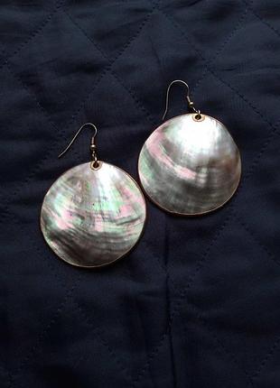 Крупные серьги из перламутра