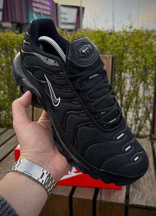 Демисезонные кроссовки nike air tn plus мужские черные найк сетка