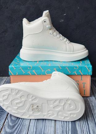 Stilli white 4