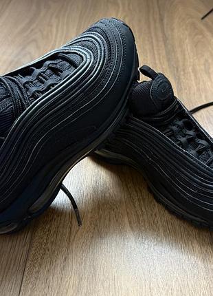 Чорні кросівки nike air max