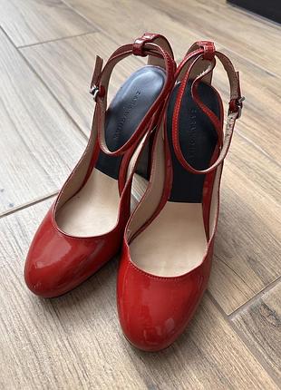 Взуття туфлі zara 38