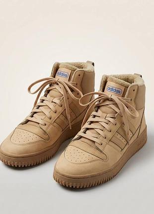 Зимние кроссовки adidas 42,5 размер