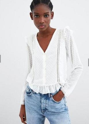 Блуза с рюшами от zara
