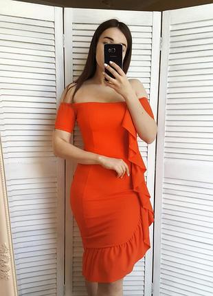 Яркое оранжевое платье prettylittlething