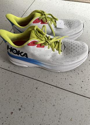 Кросівки hoka 44 розмір(42,,5)