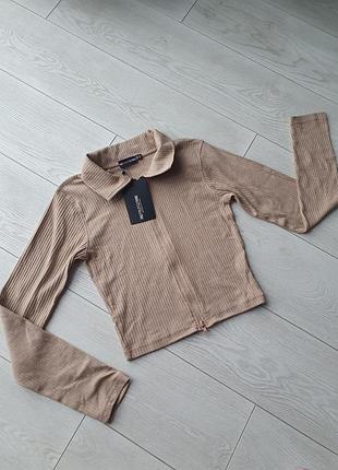 Топ на молнии prettylittlething sand rib collar double zip top.
