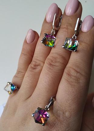 Комплект серебряный с кристаллами swarovski