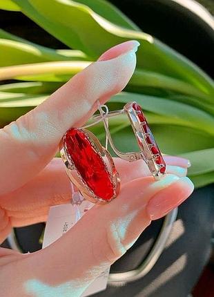 Серьги в серебре и золоте сопрано с красным фианитом овальной формы