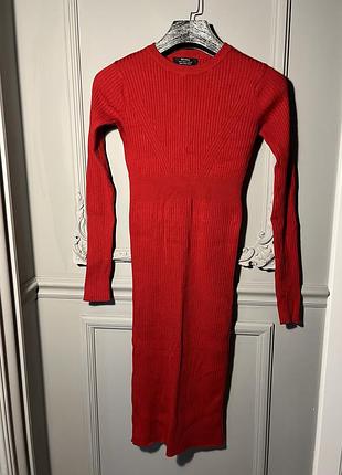 Красное трикотажное платье bershka zara h&m