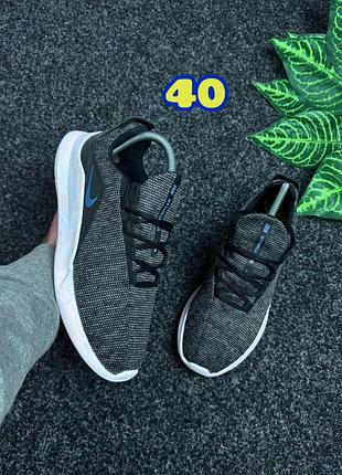 Кросівки nike розмір 40 25,5 сантиметрів