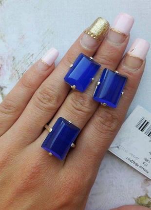 Набір жіночих прикрас в срібло з золотом і синім кабашоном сережки і каблучка квадрат