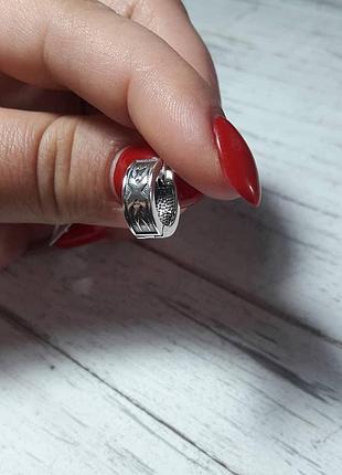 Серебряная серьга